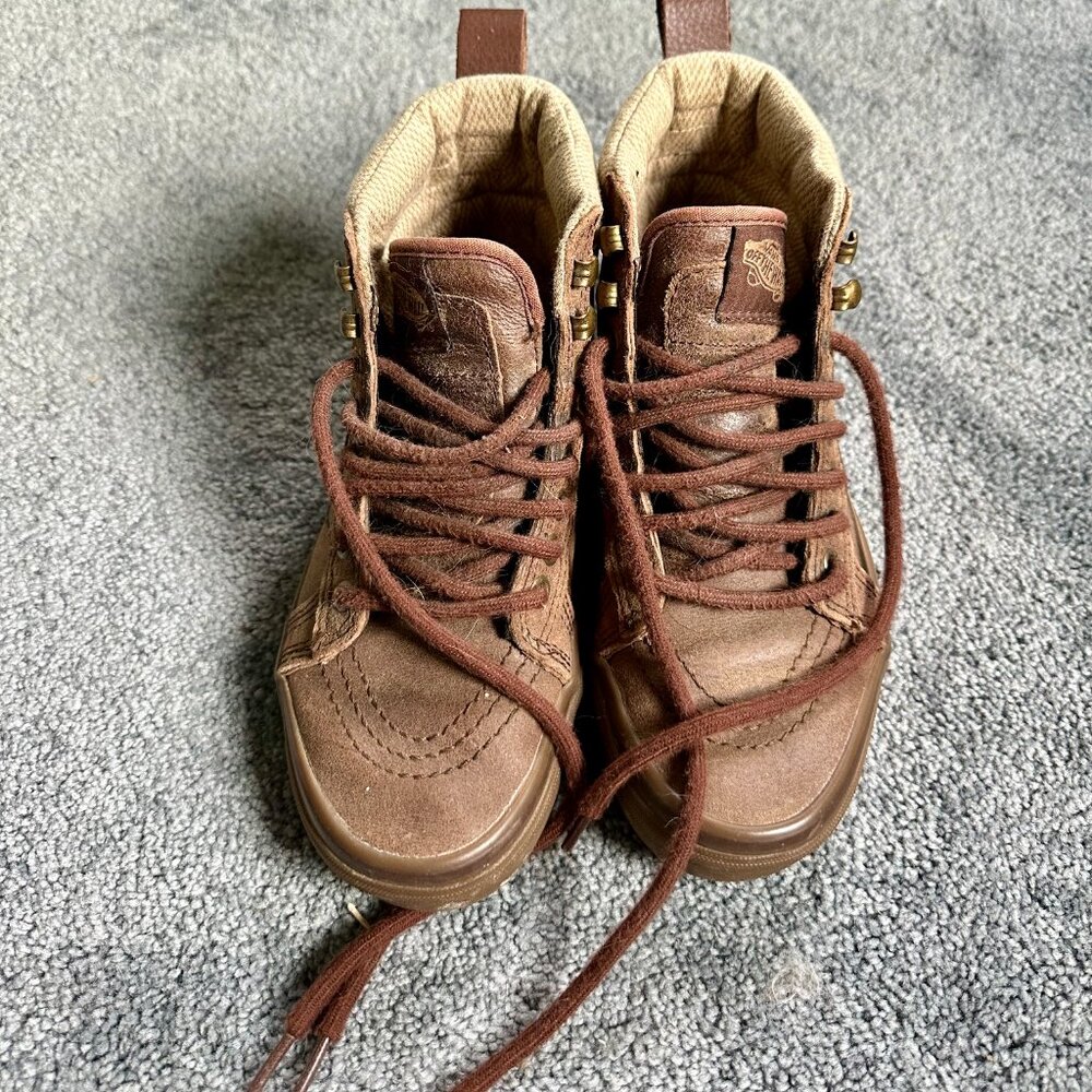 Womens SK8-HI Vans. cold weather shoe